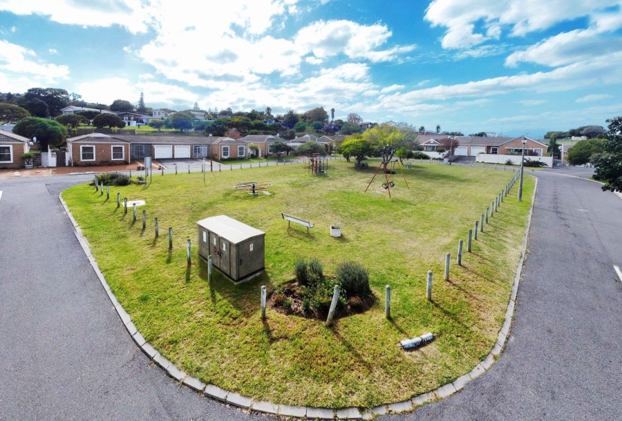 To Let 3 Bedroom Property for Rent in Loevenstein Western Cape